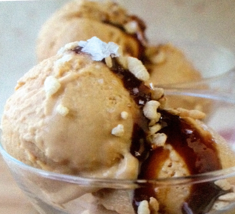 Helado de nueces caramelizadas