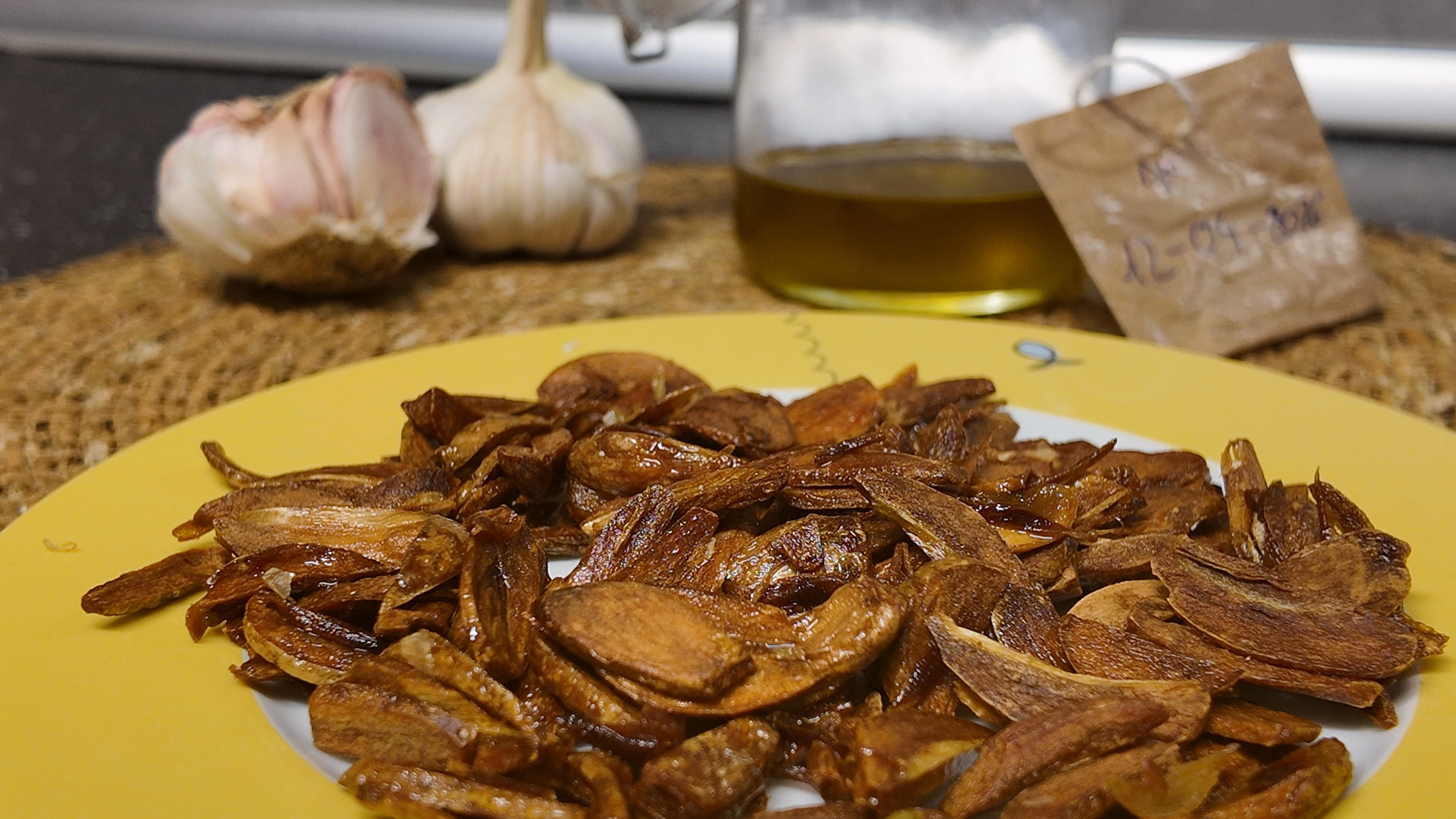 Ajos crujientes y aceite de ajo con Thermomix