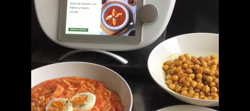 Sopa y otras preparaciones para adelantar la comida