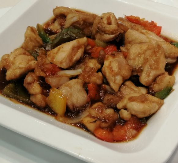 Pollo con verduras estilo cantonés