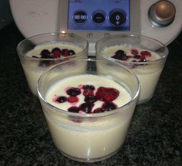 Crema de chocolate blanco con frutos rojos!